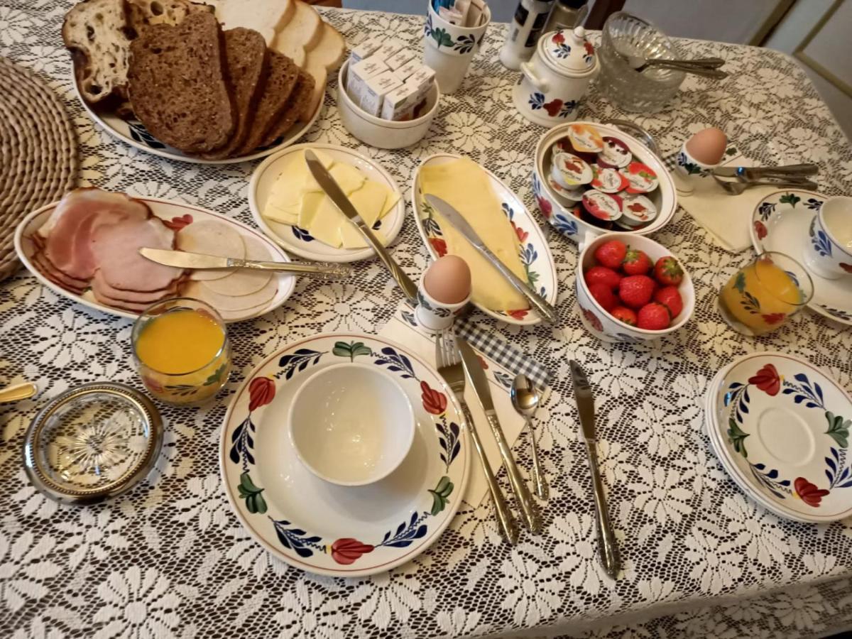 Bed and Breakfast Bij De Friesche Poort Буртанье Экстерьер фото